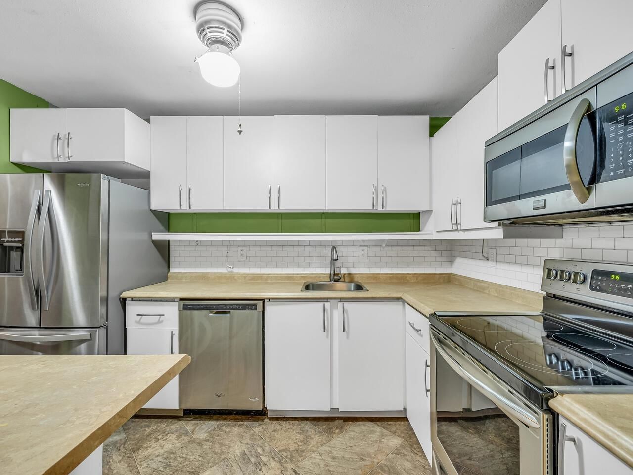 Listing Image 5