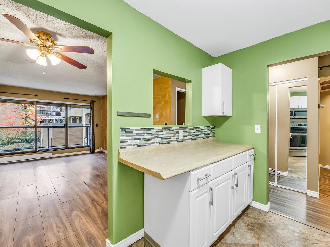 Listing Image 6