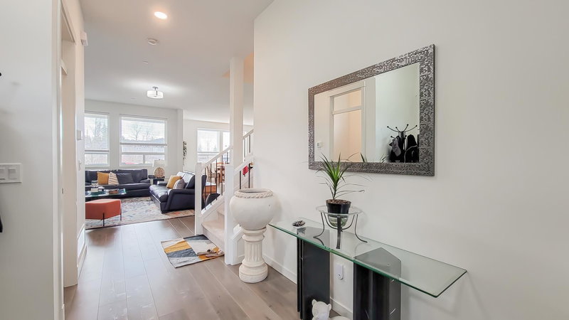 24670 106 Avenue, Maple Ridge, V2W 0A2 | Image 3