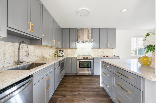 10080 Rosedene Crescent