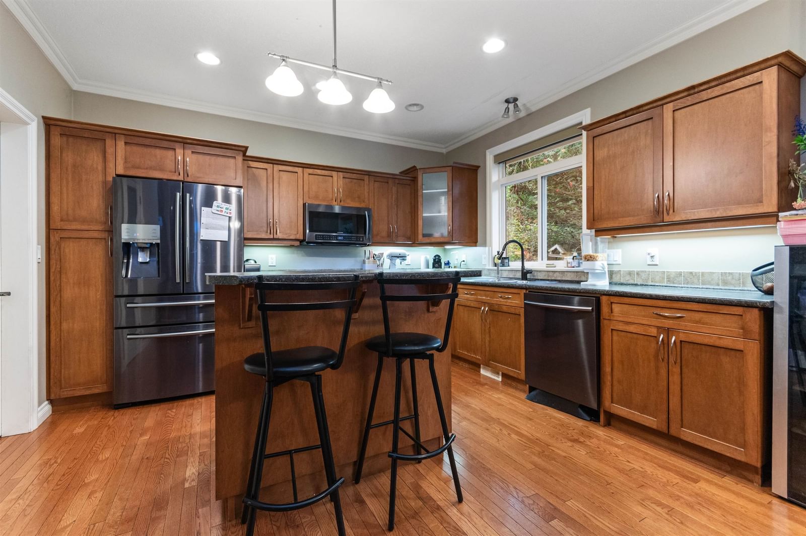Listing Image 9