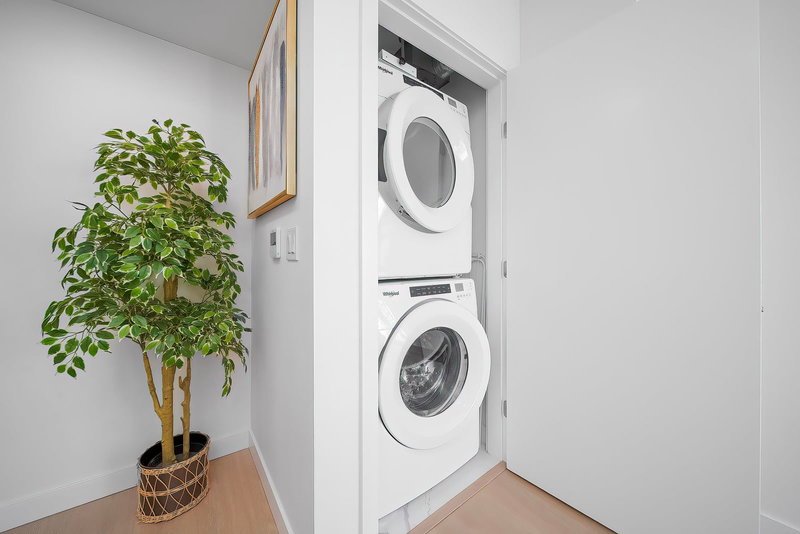 2501 - 7769 Park Crescent, Burnaby, V3N 0J7 | Image 2