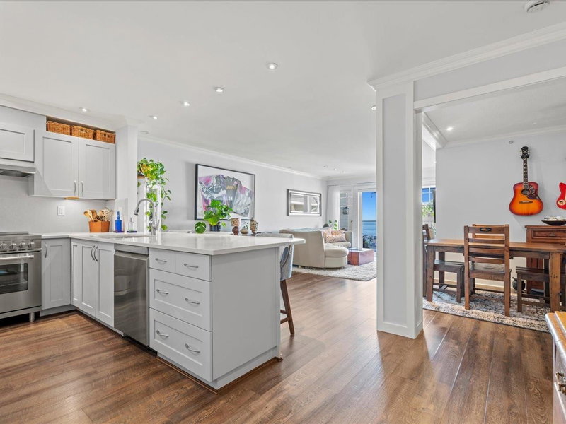 406 - 15621 Marine Drive, White Rock, V4B 1E1 | Image 3