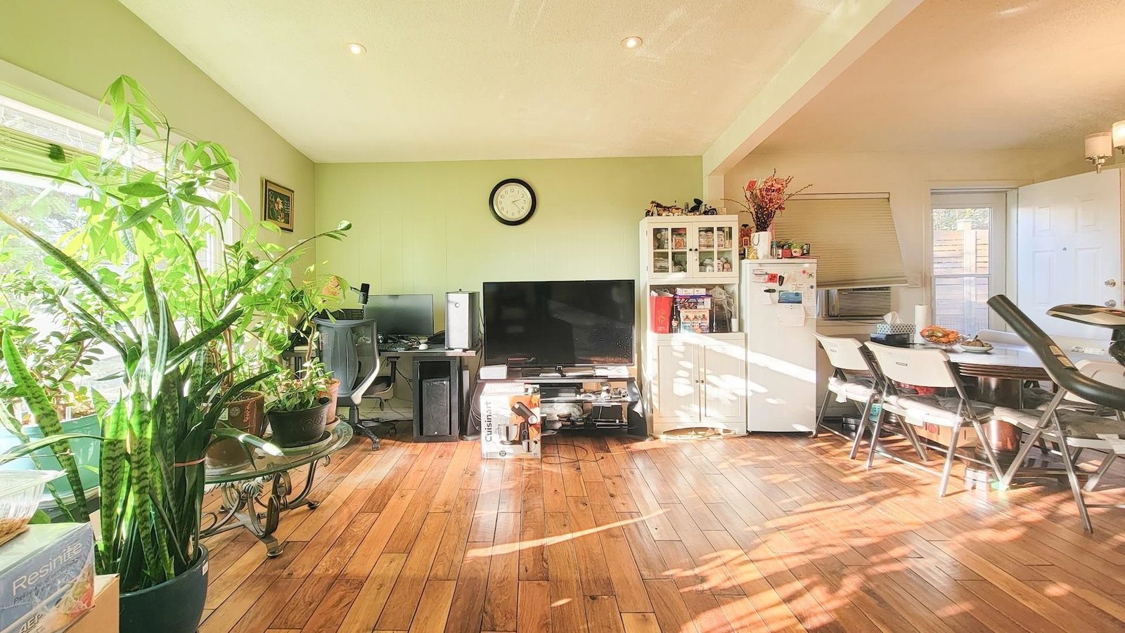 Listing Image 9
