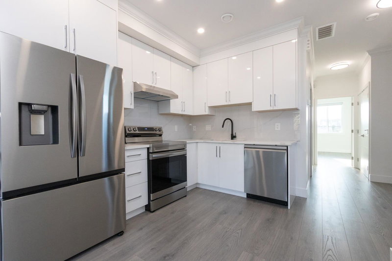 201 - 2122 32 Avenue, Vancouver, V5N 3B9 | Image 3