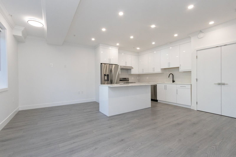 102 - 2122 32 Avenue E