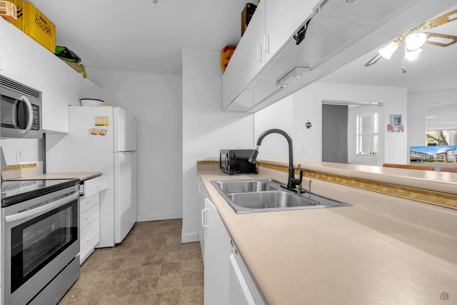 Listing Image 14