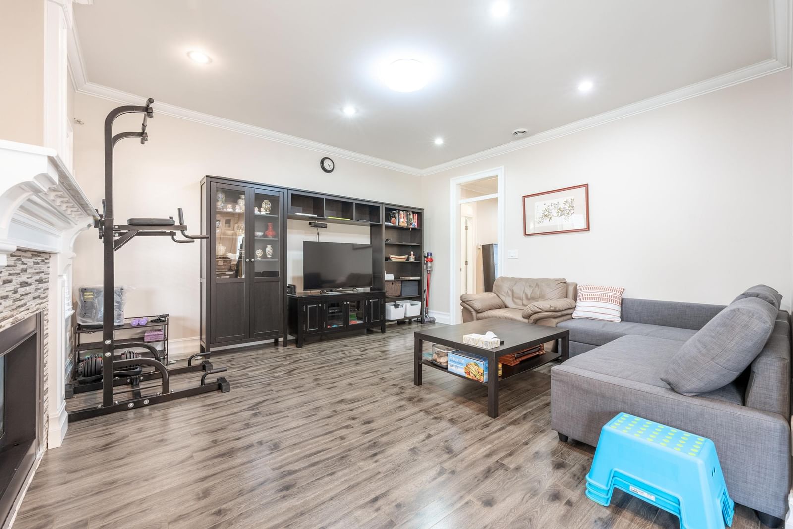 Listing Image 10