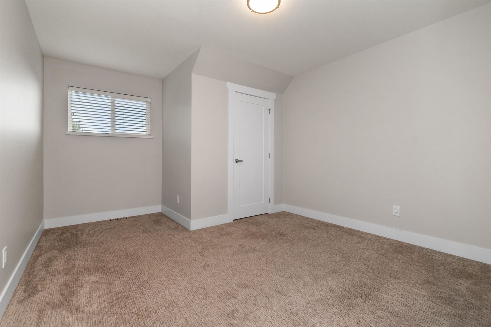 Listing Image 30