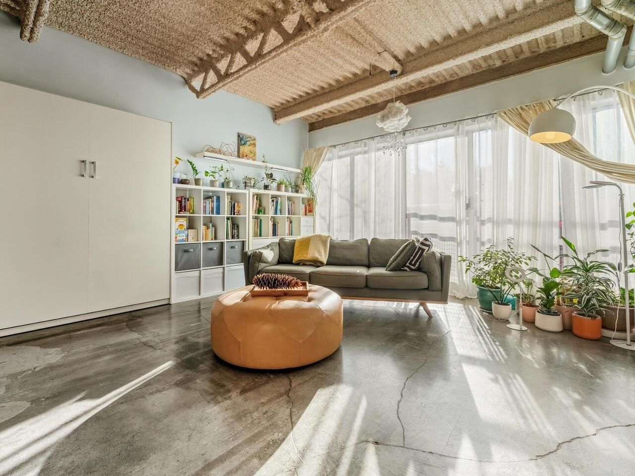 Listing Image 6