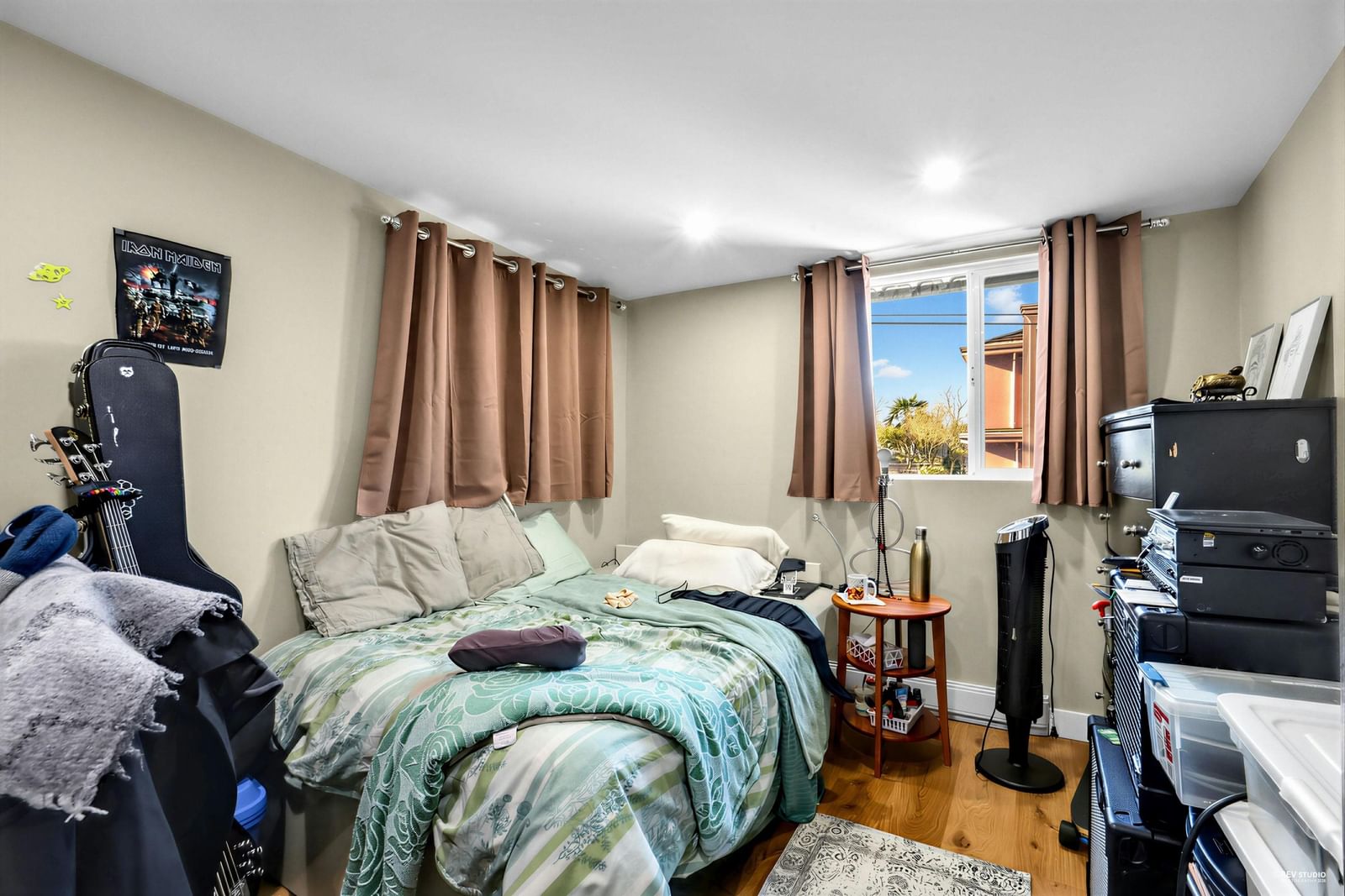 Listing Image 19