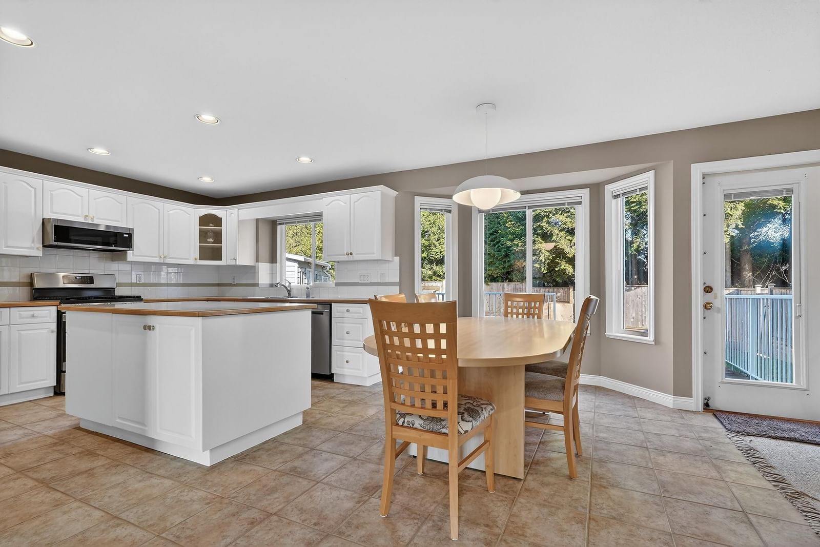 Listing Image 10