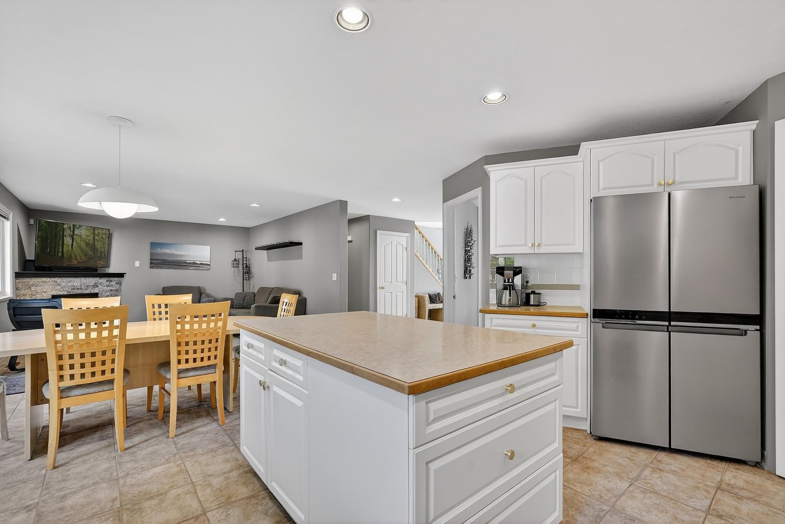 Listing Image 12