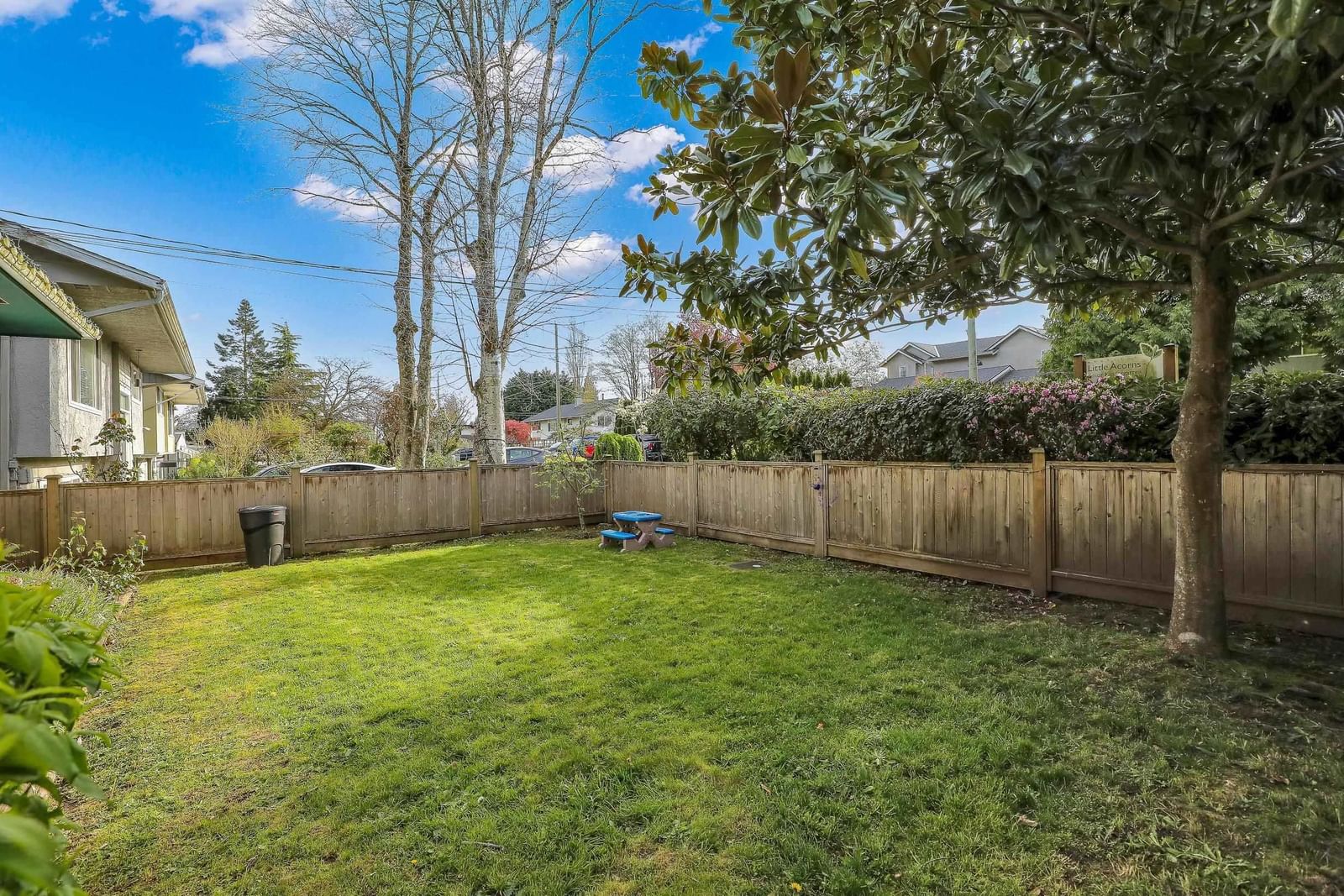 Listing Image 6