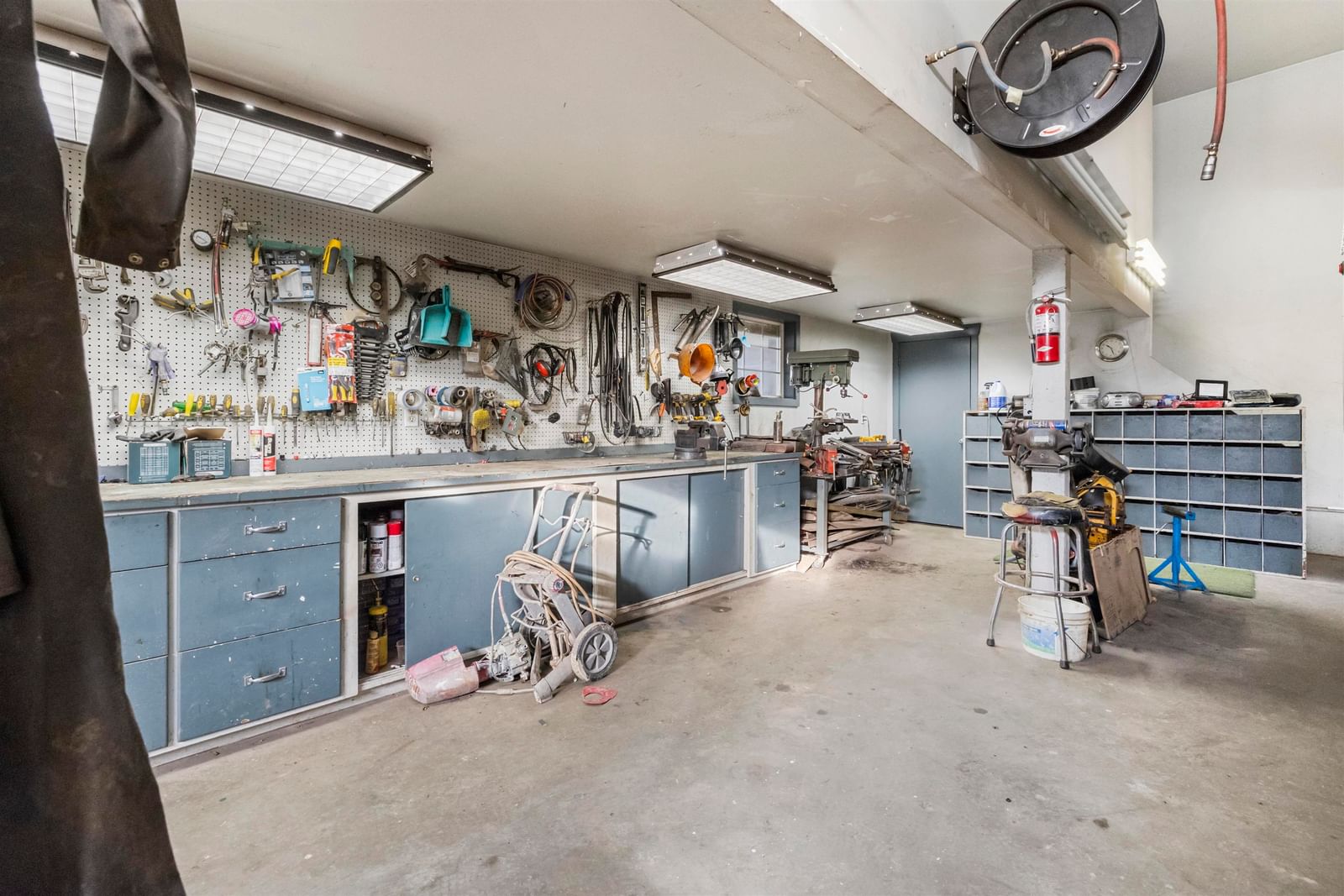 Listing Image 32