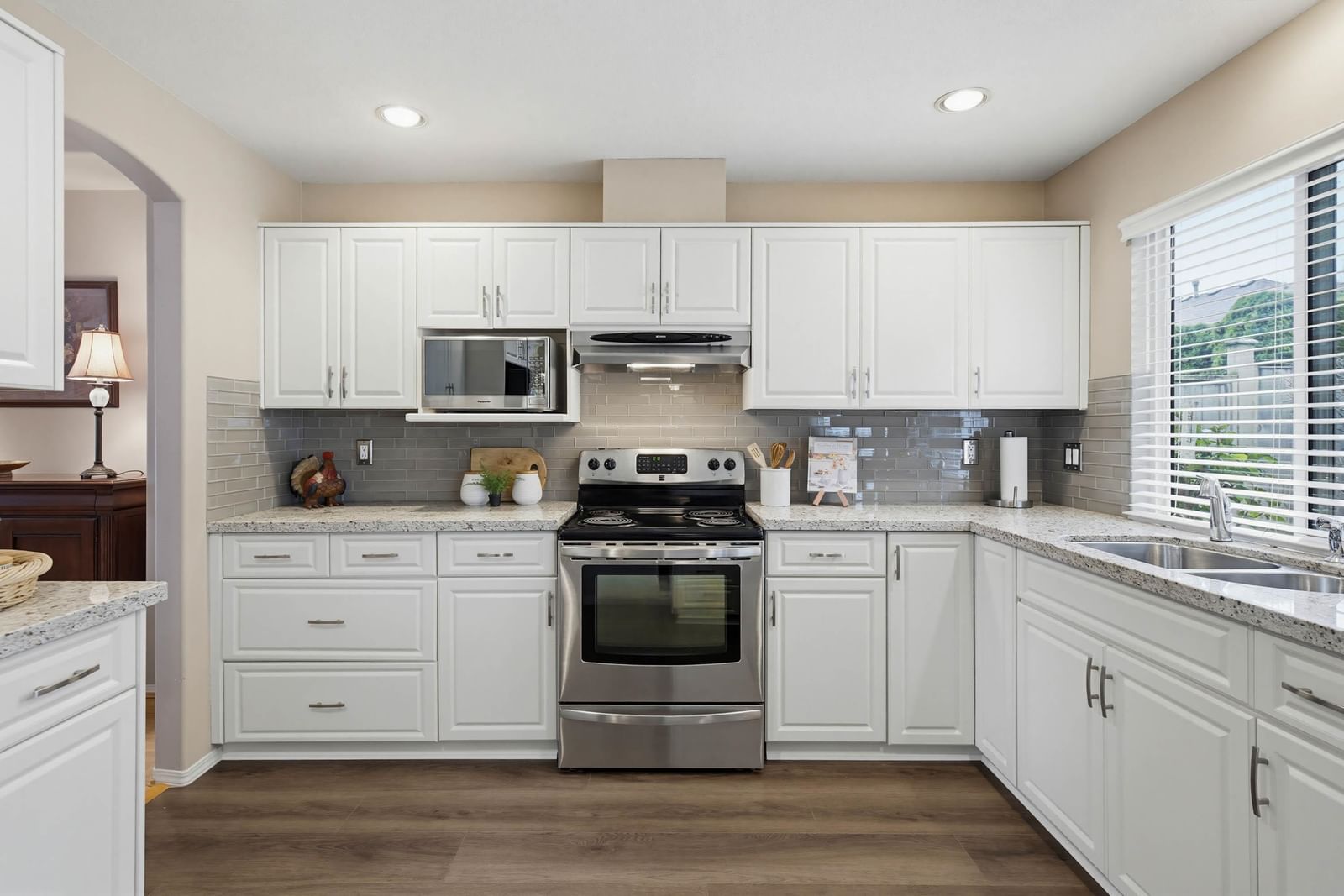 Listing Image 13