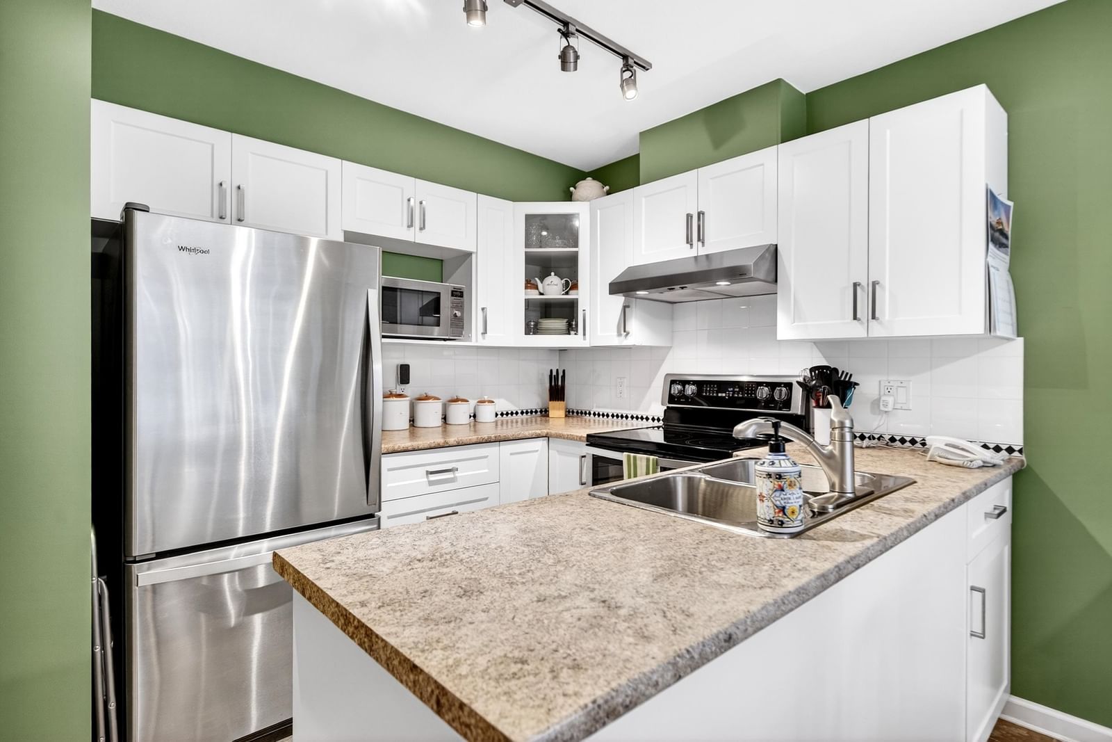 Listing Image 12
