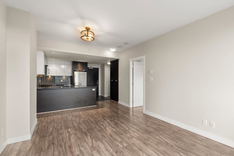 802 - 2968 Glen Drive, Coquitlam, V3B 0C4 | Image 2