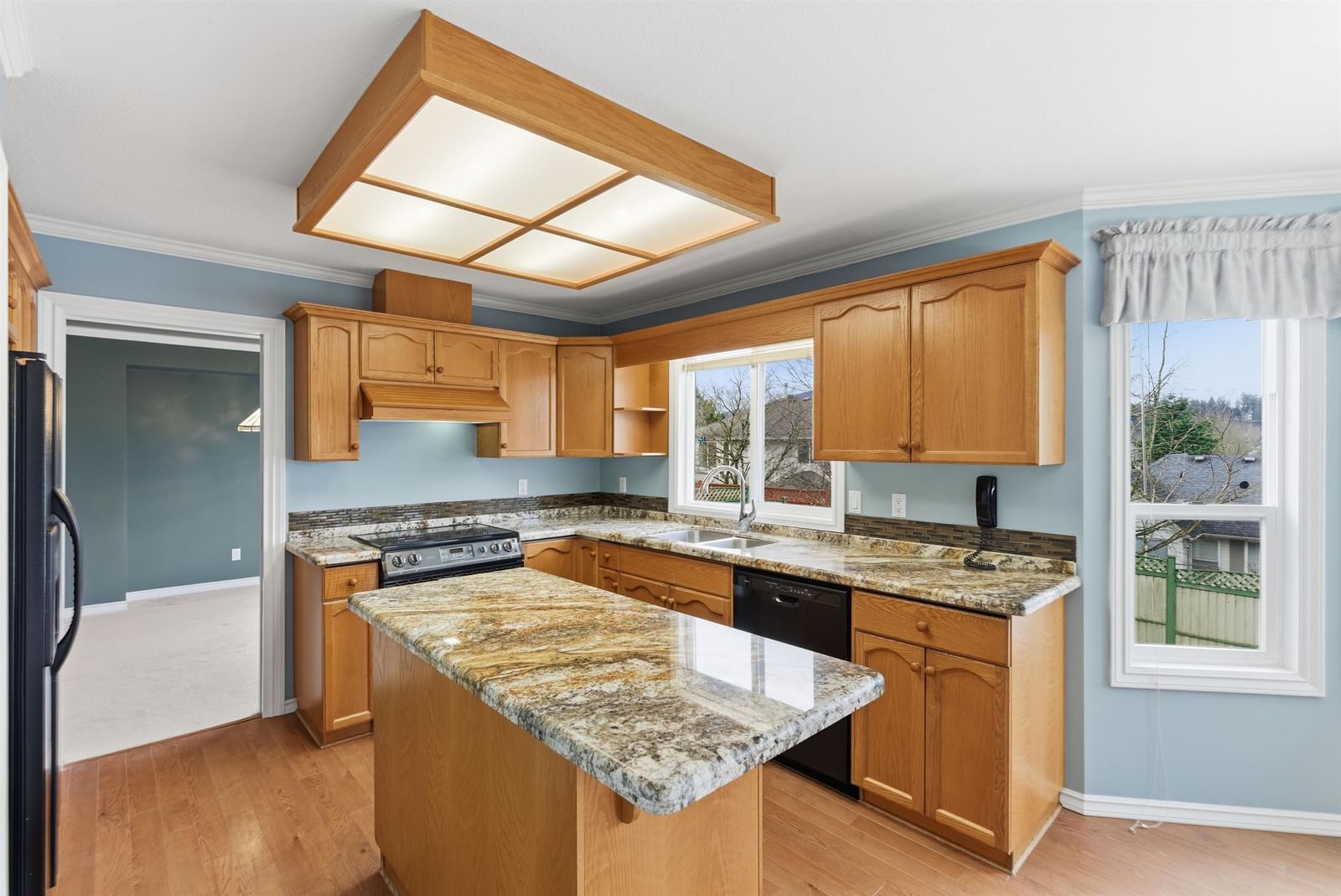 Listing Image 11