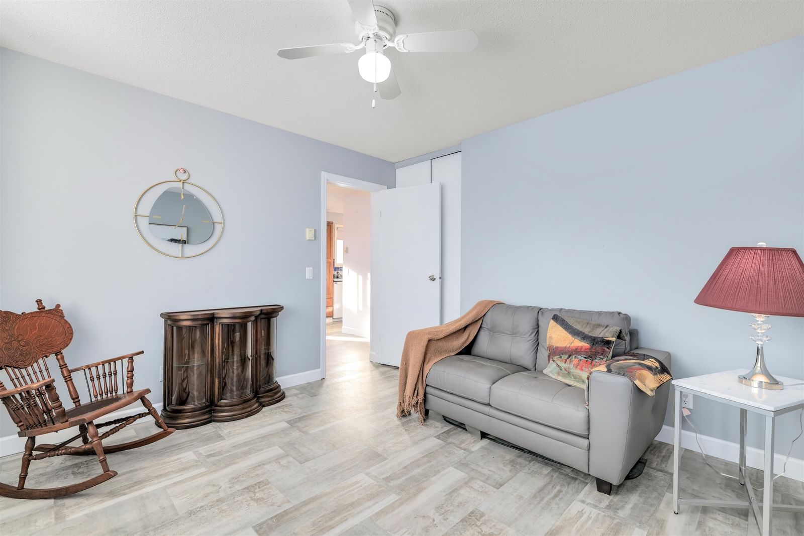 Listing Image 16