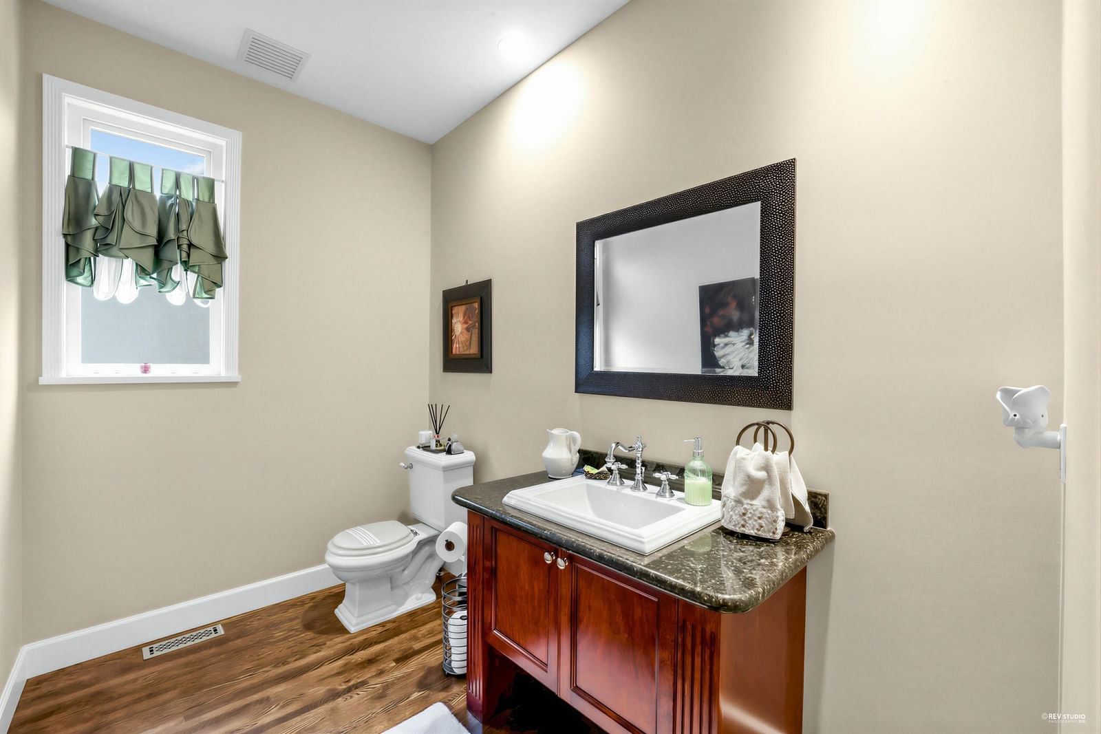 Listing Image 21