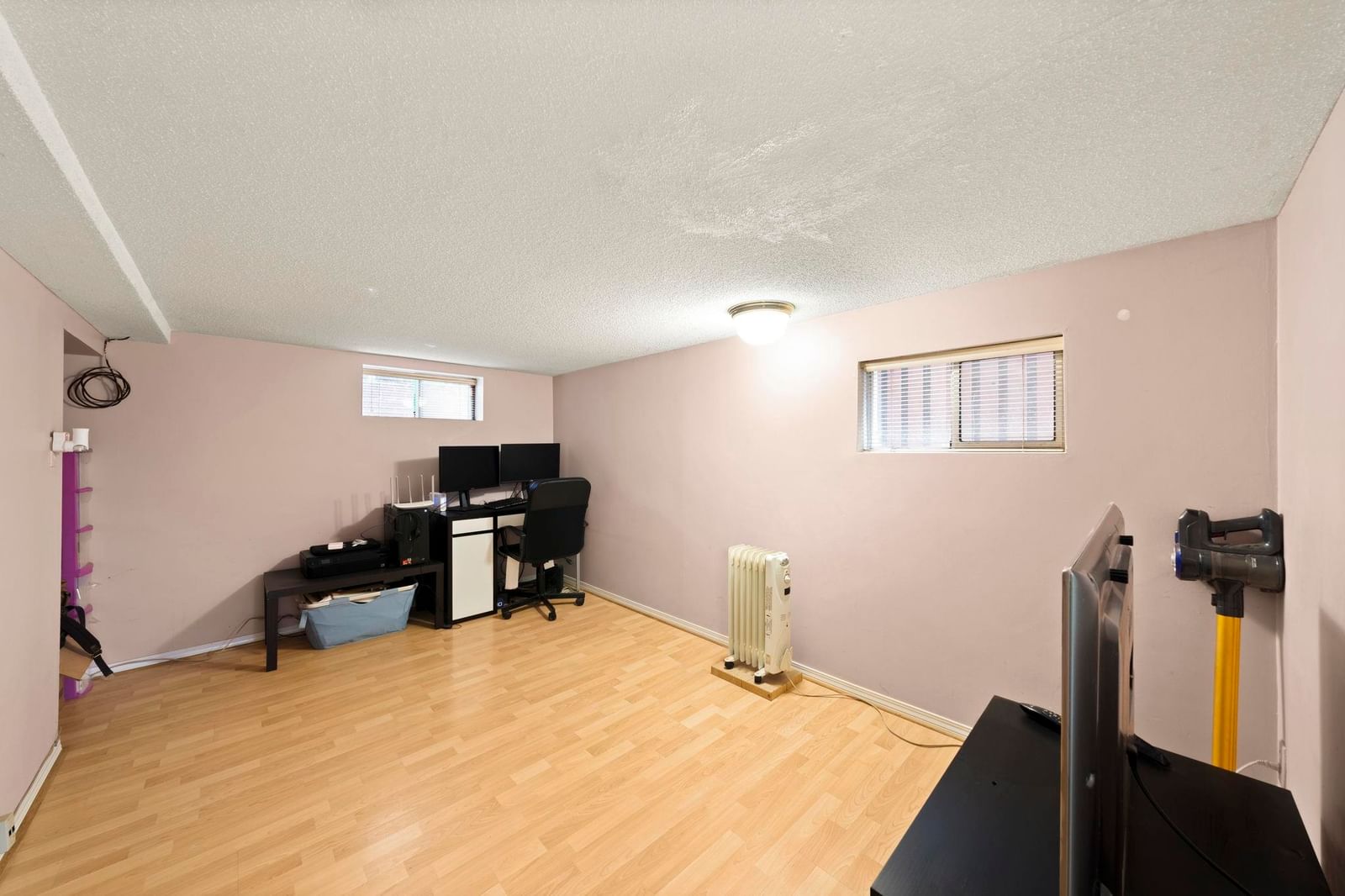 Listing Image 17