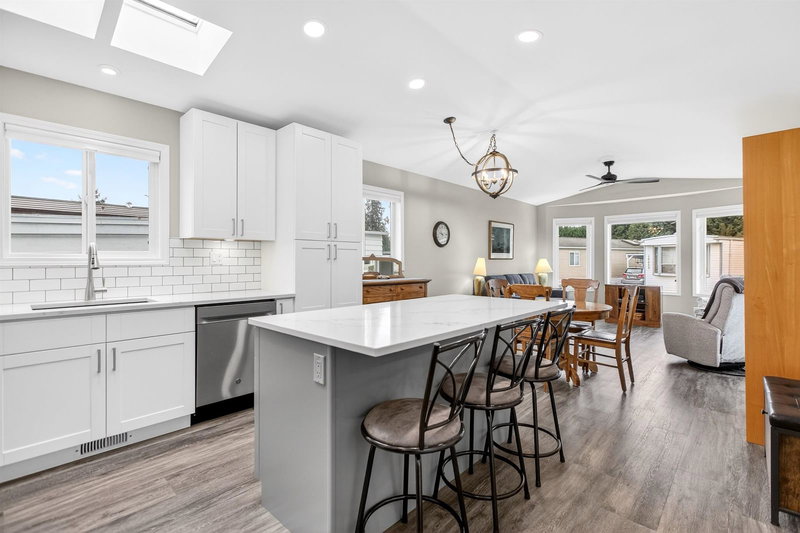 19635 Planetree Lane, Pitt Meadows, V3Y 1Z3 | Image 2