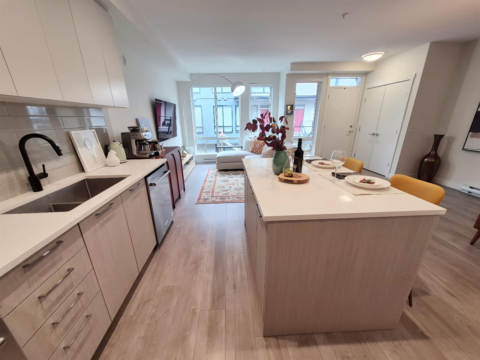 Listing Image 9