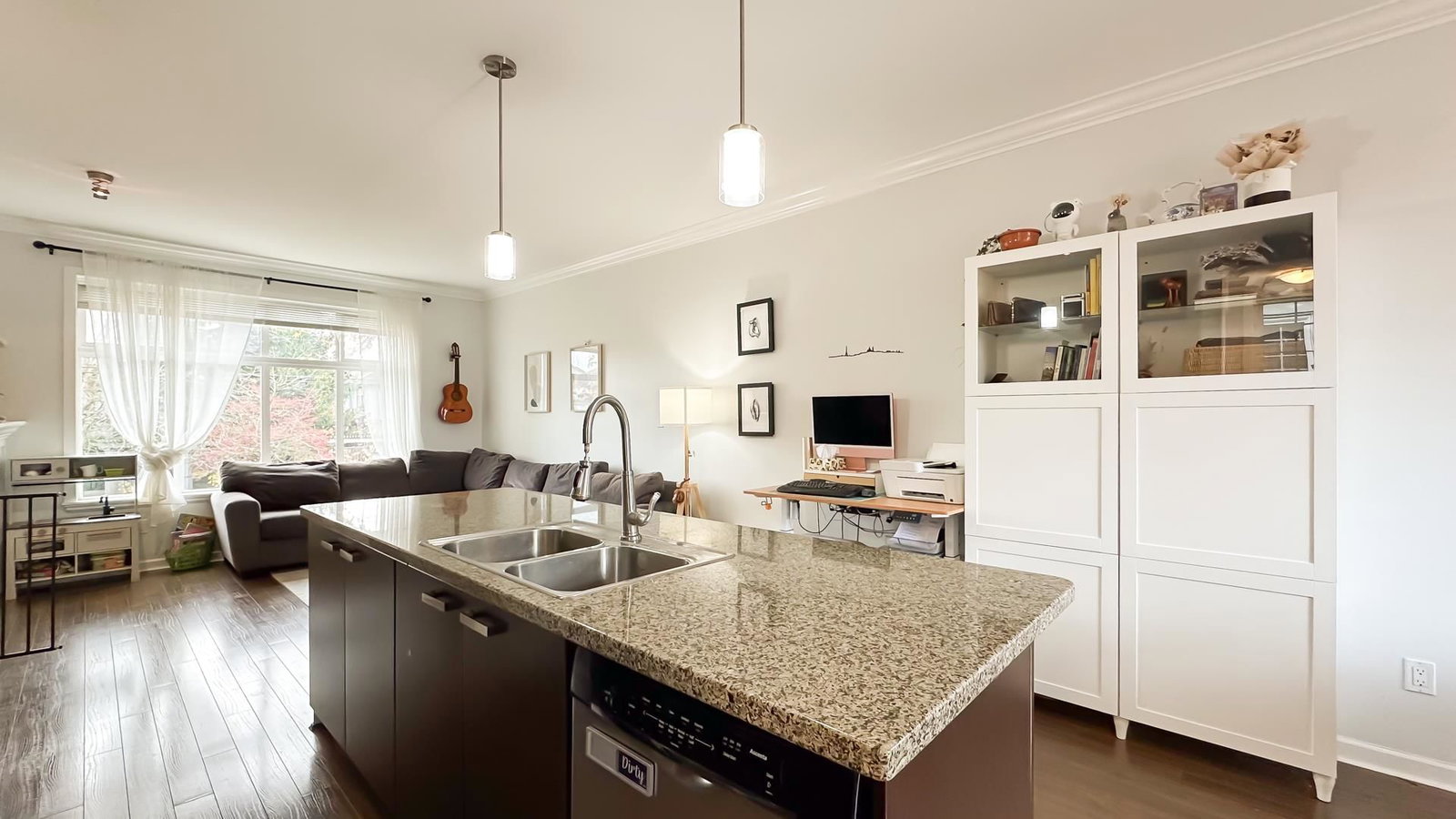 Listing Image 15