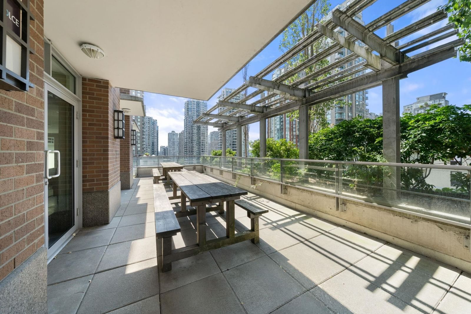 Listing Image 14