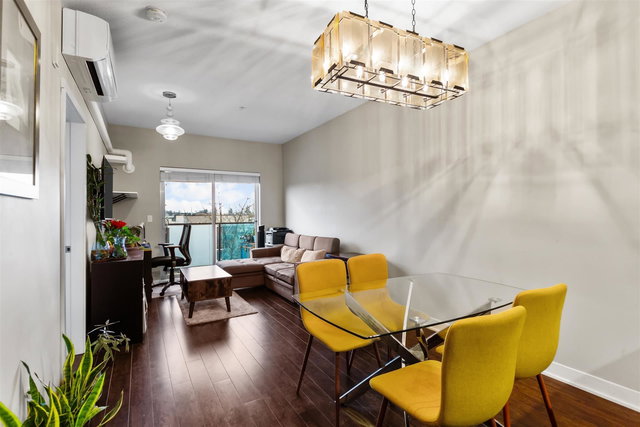 304 - 20460 Douglas Crescent