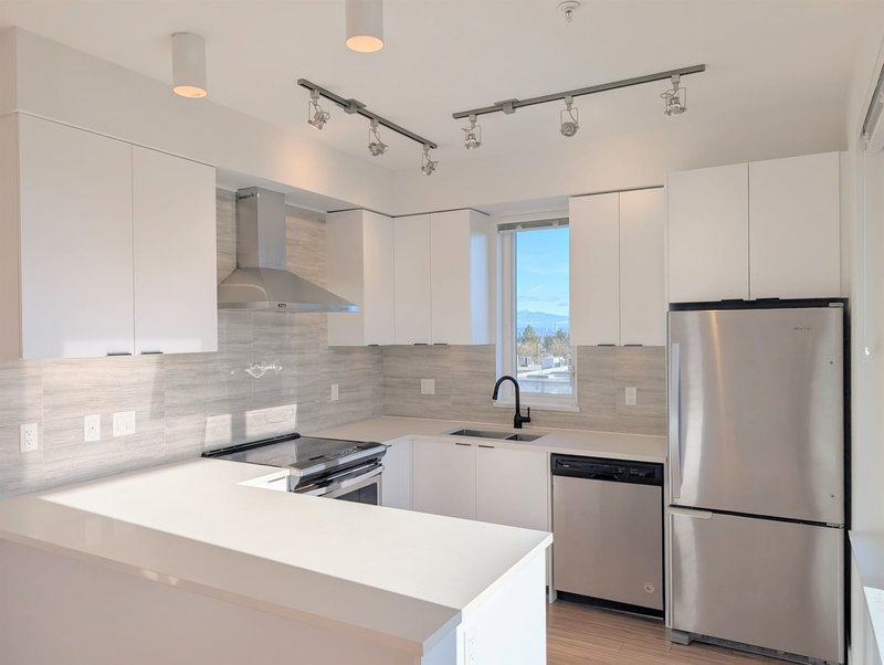 PH15 - 5355 Lane Street, Burnaby, V5H 0H1 | Image 2