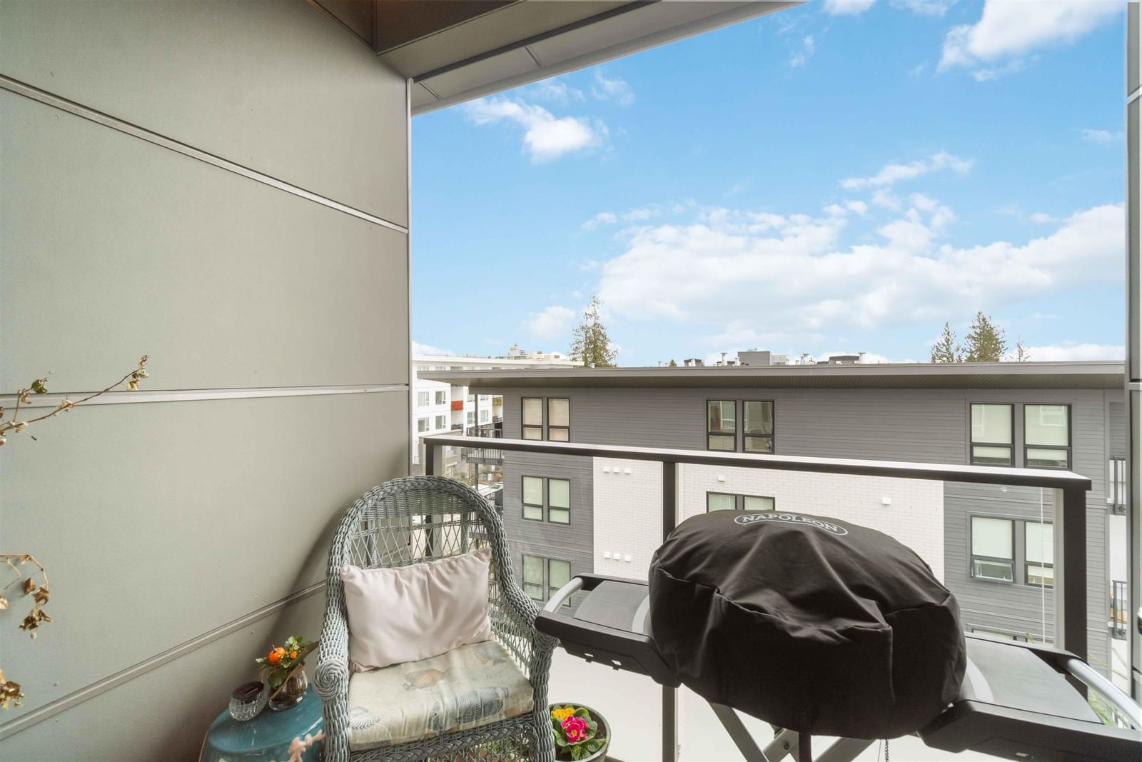 Listing Image 19