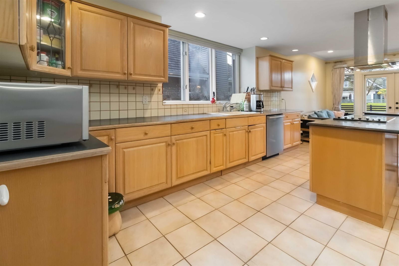 Listing Image 9