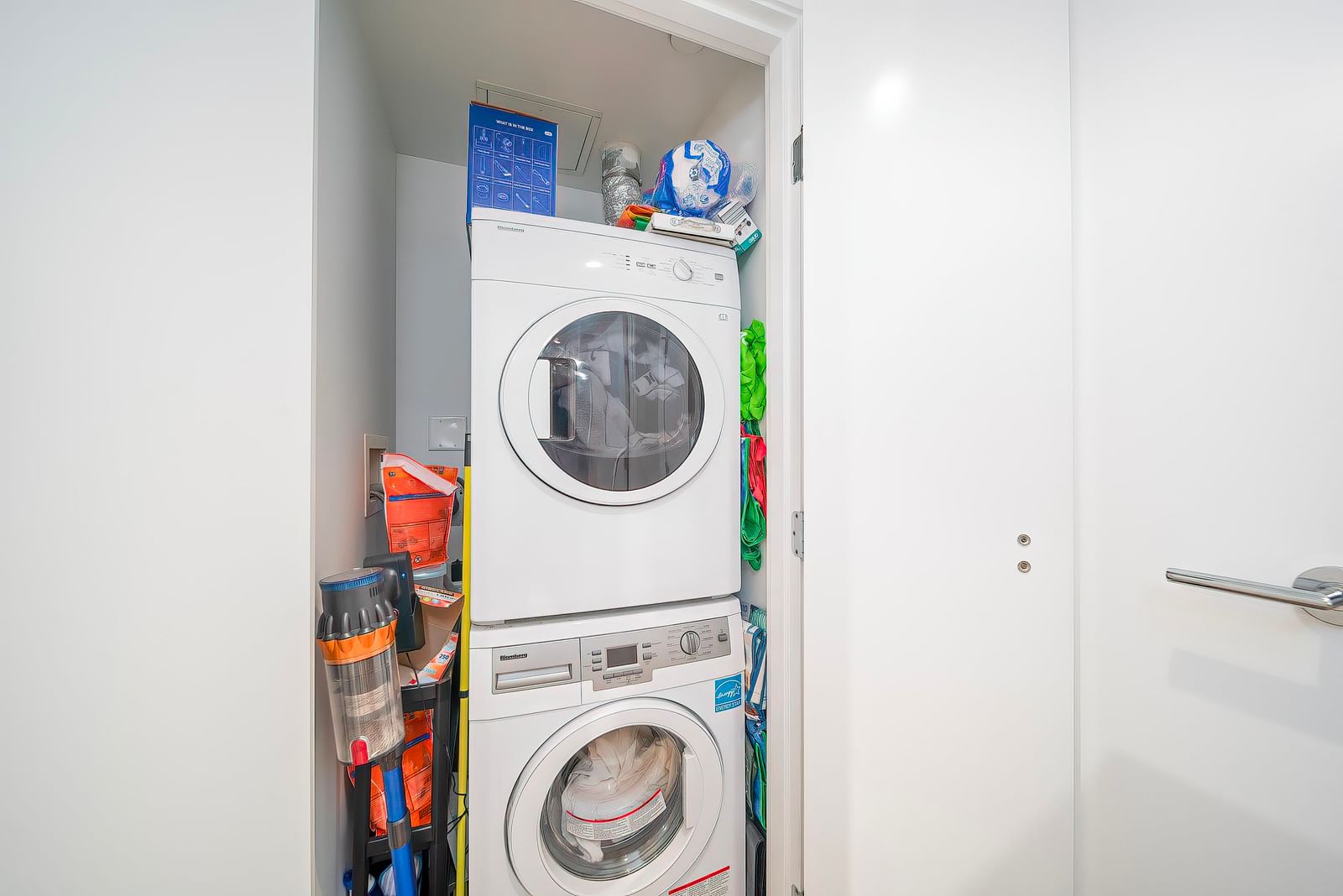 Listing Image 12
