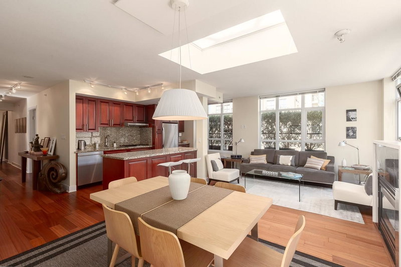 PH803 - 988 Richards Street, Vancouver, V6B 8R2 | Image 2