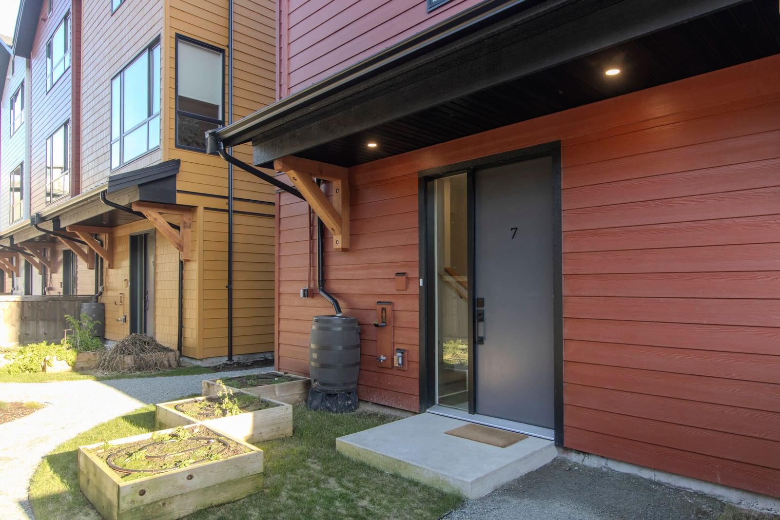 Listing Image 4