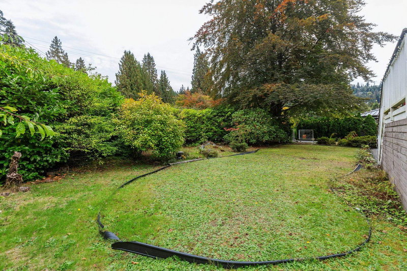 5607 Eagle Harbour Road, West Vancouver, V7W 1P4 | Image 3