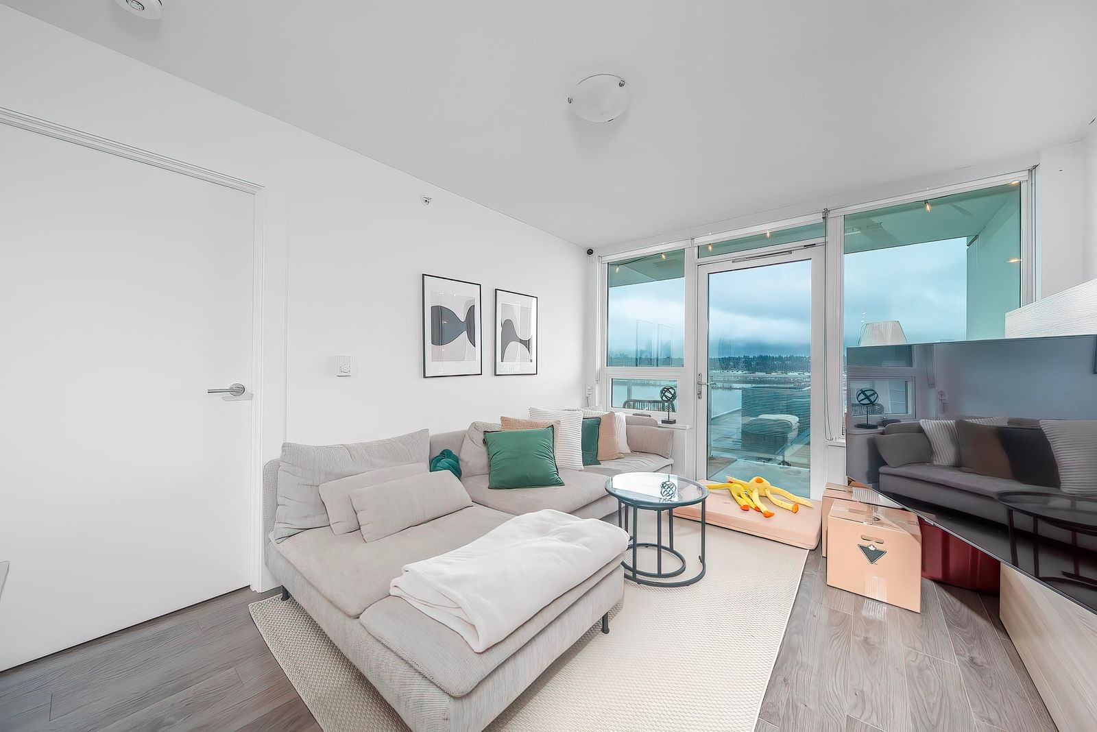 Listing Image 9