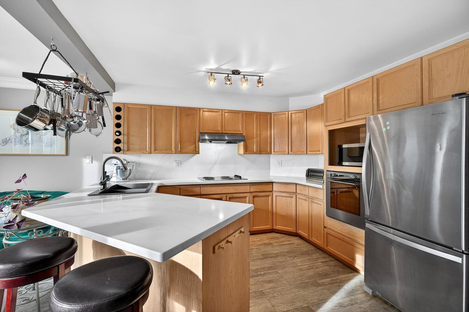 Listing Image 10