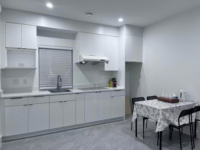 1 - 1538 61 Avenue E