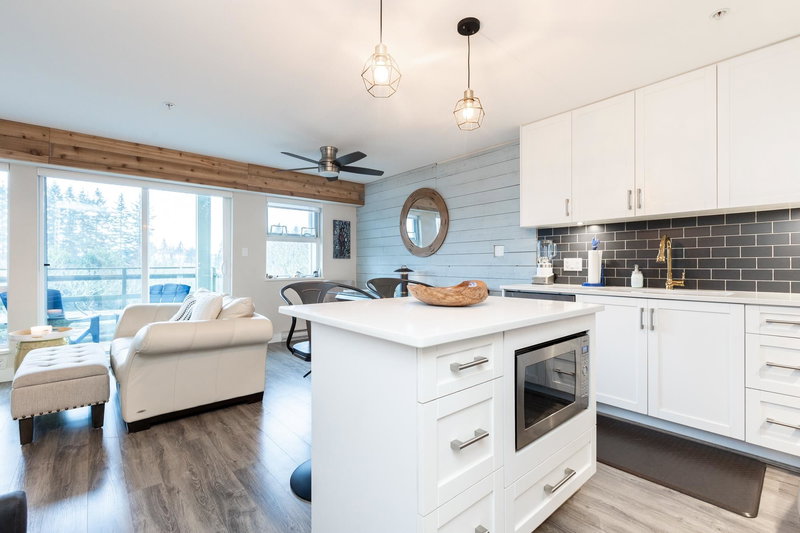 309 - 15735 Croydon Drive, Surrey, V3Z 2L5 | Image 2