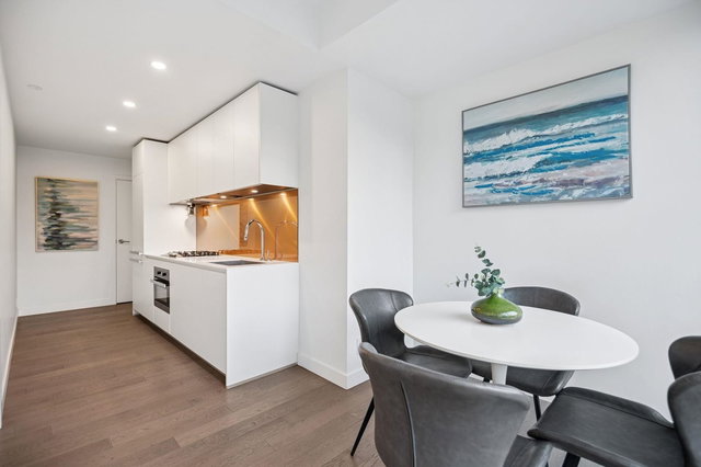 808 - 1480 Howe Street