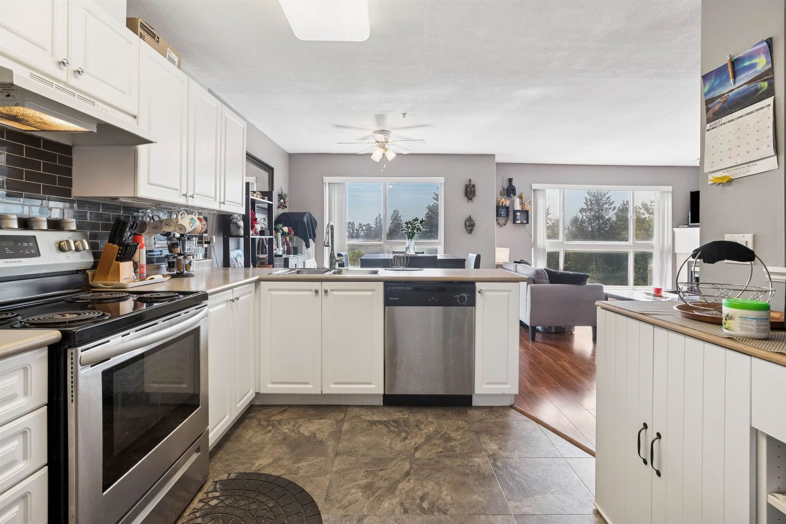 Listing Image 13