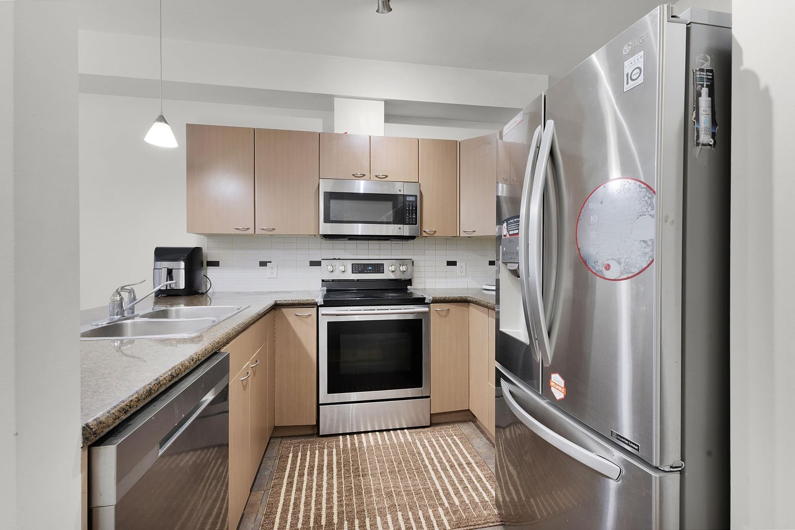 Listing Image 11