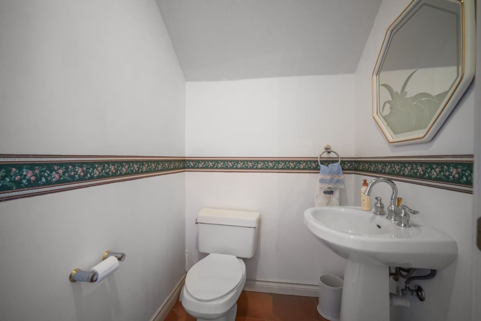 Listing Image 16