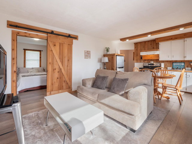 716/718 Hillcrest Road