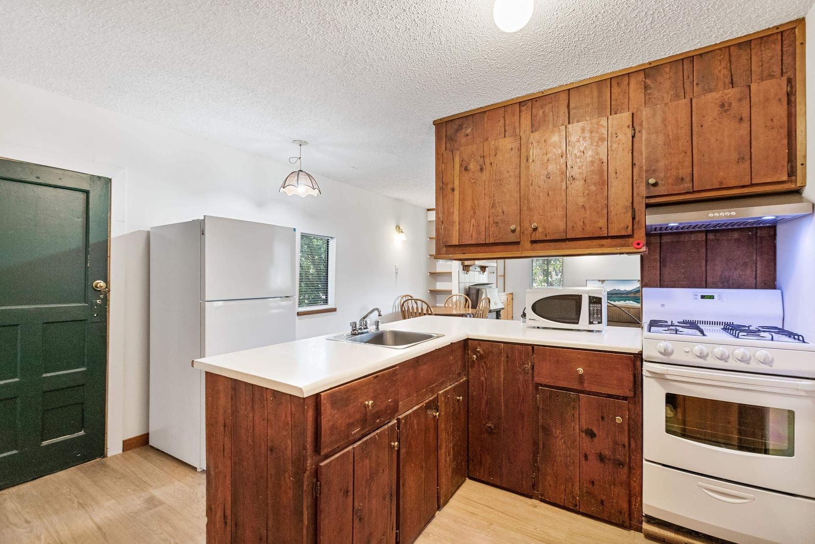 Listing Image 17