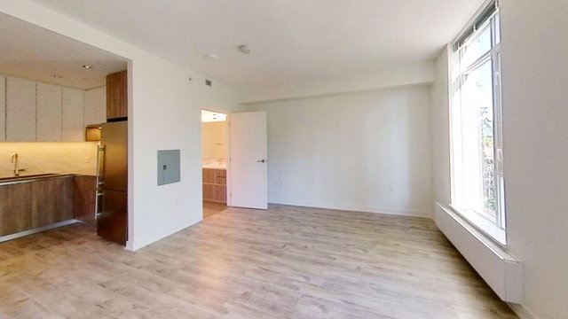 4XX - 8940 University Crescent