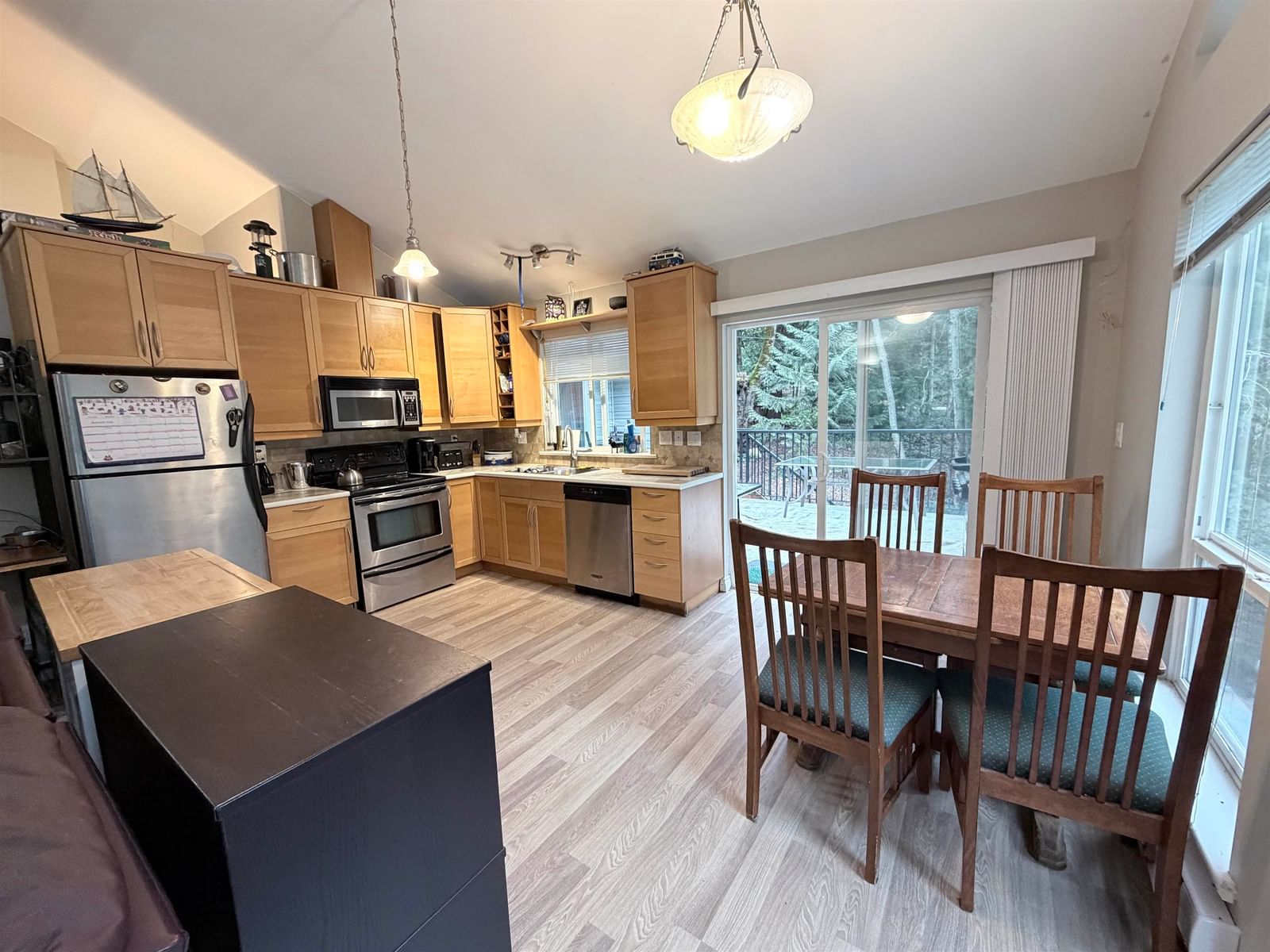 Listing Image 8